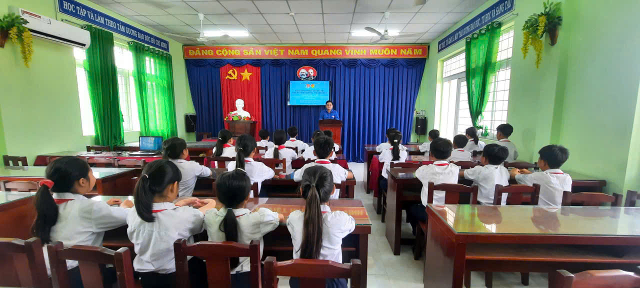 Hòa Hưng khai giảng lớp dạy bơi miễn phí giúp trẻ em phòng, chống đuối nước